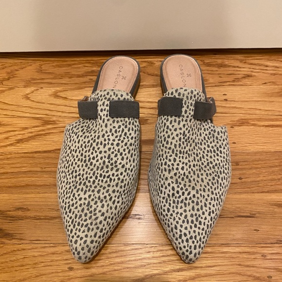 Leopard print pointed mules - Picture 2 of 5